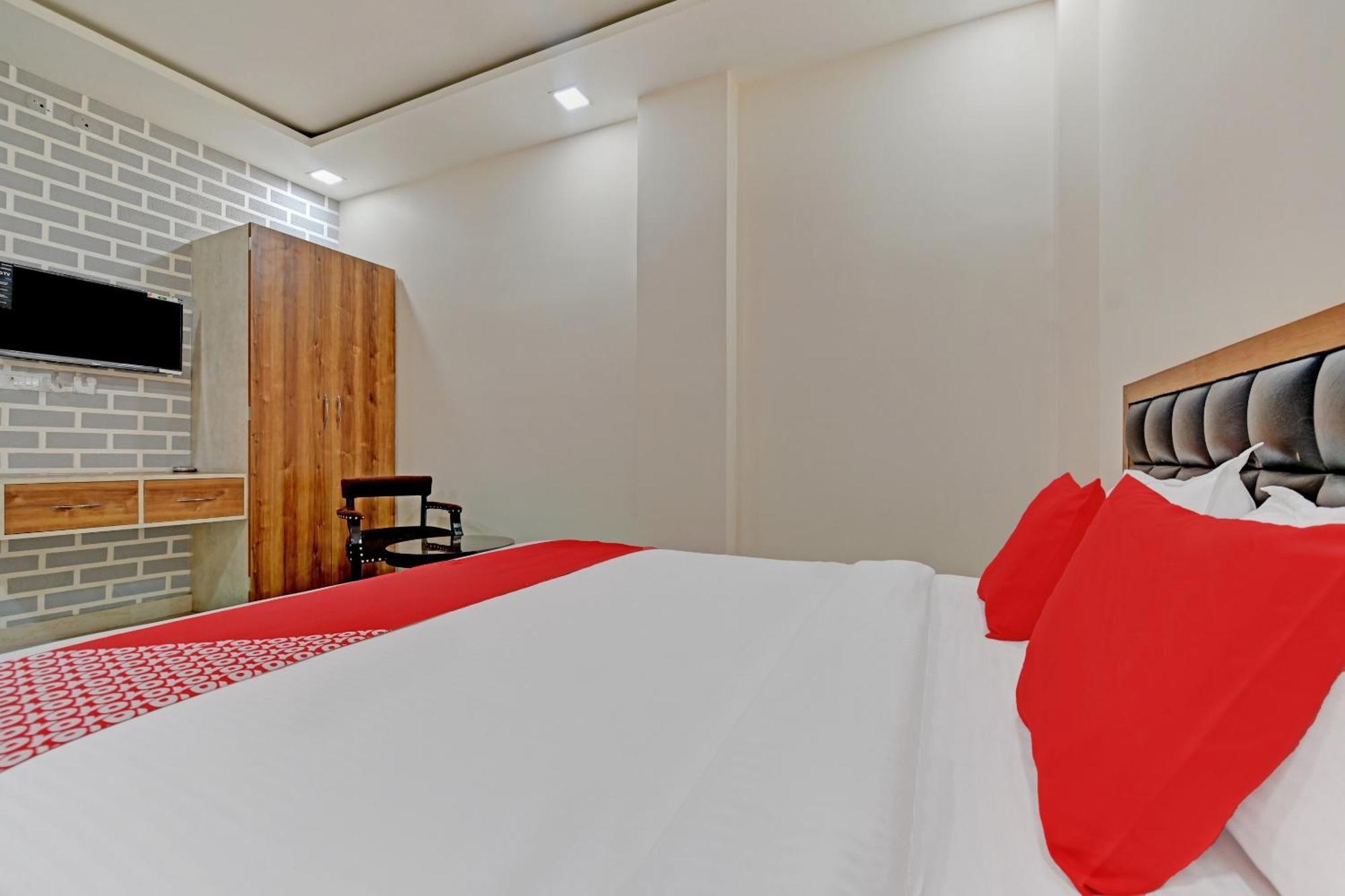 Hotel O The Castle Home Stay Inn Divisione di Divisione di Jaipur Esterno foto
